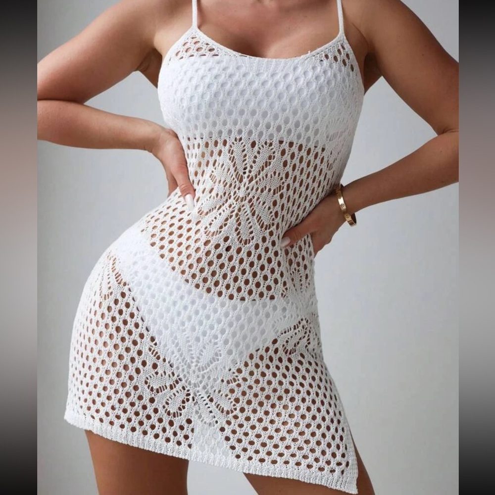 New white sleeveless beach cover up